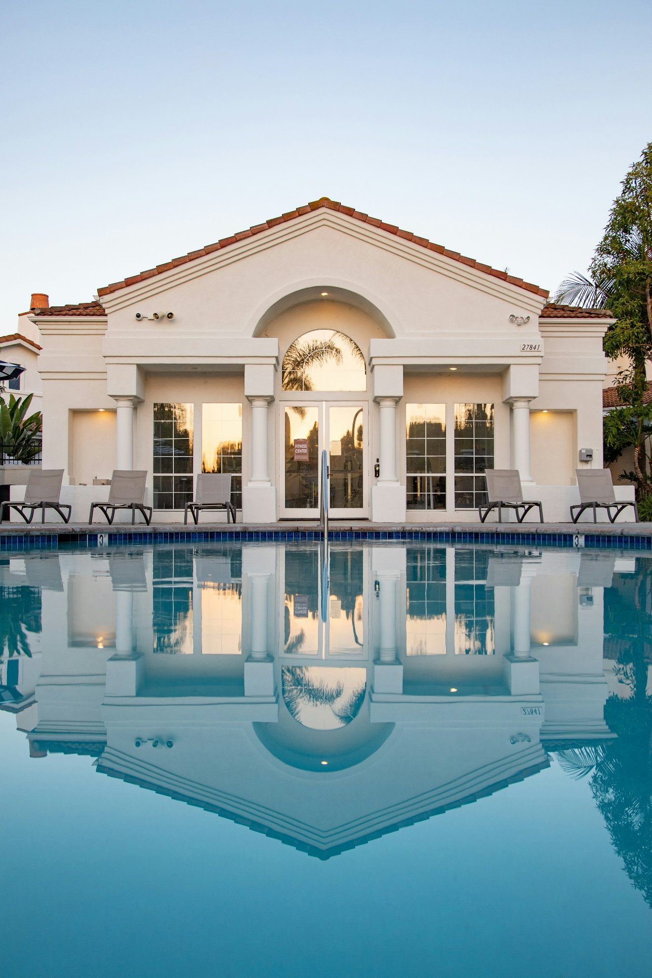 luxury villa pool